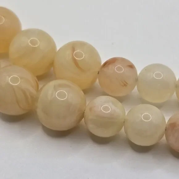 Vintage 2 Strand Choker Necklace Honey Yellow Lucite Beads Gold-Tone Rose Clasp - Picture 3 of 10